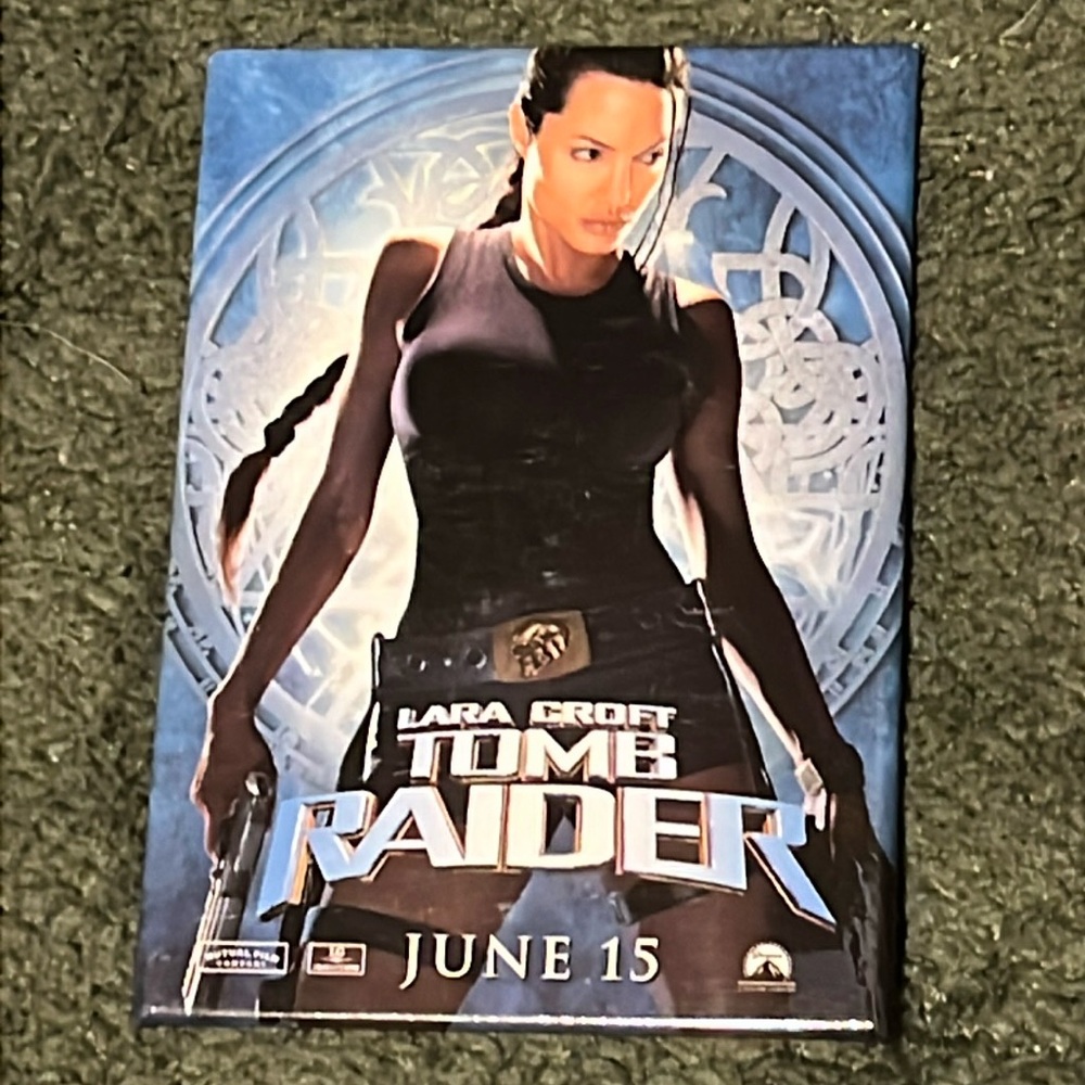Tomb Raider (2001) movie promo button - Great shape!